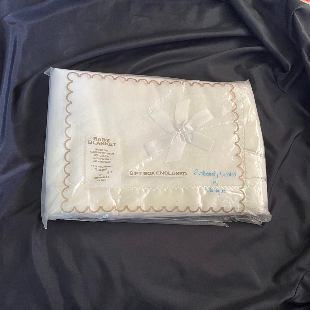 Vintage BUNNYTEX White Satin Edge Baby Blanket~NEW in Packaging w/Gift Box